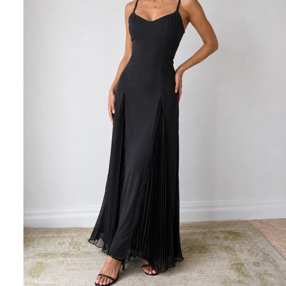 Wear Your Love Maxi Dress Women 4 Black Pleated Inset Corset Back NWT